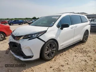 2021 Toyota Sienna XSE with VIN 5TDDRKECXMS011869, listed as a Copart auction lot 60333135 with 77,316 mi miles and Salvage title. Bid and sale history available at DreamBid. Image 1.