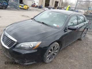 2013 Chrysler 200 Limited with VIN 1C3CCBCG4DN736817, listed as a IAAI auction lot 42146581 with 111,670 mi miles. Bid and sale history available at carsss.com. Image 2.