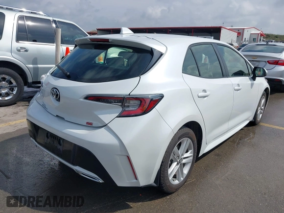2022 Toyota Corolla Hatchback SE with VIN JTNB4MBE5N3188805, listed as a IAAI auction lot 41881571 with 45,416 mi miles. Bid and sale history available at carsss.com. Image 4.