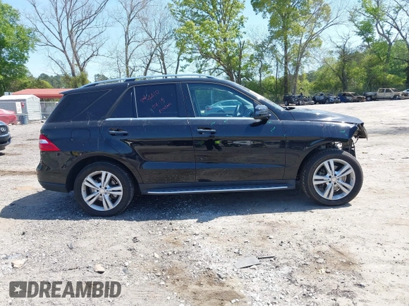 2014 Mercedes-Benz M ML 350 with VIN 4JGDA5JB7EA387106, listed as a IAAI auction lot 42062608 with 82,535 mi miles. Bid and sale history available at carsss.com. Image 13.
