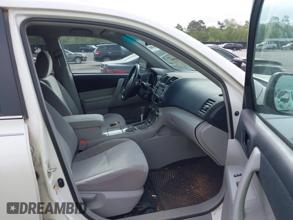 2013 Toyota Highlander with VIN 5TDZA3EH8DS040365, listed as a IAAI auction lot 41939503 with 123,581 mi miles and . Bid and sale history available at DreamBid. Image 5.