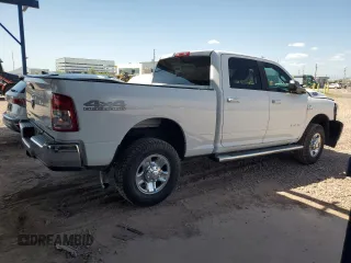 2021 Ram 2500 Big Horn z VIN 3C6UR5DL1MG678113, wystawiony jako Copart lot #52964005 z przebiegiem 26 489 mil mil oraz Szkoda całkowita • Salvage title. Historia ofert i sprzedaży dostępna na DreamBid. Obrazek 3.