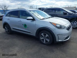 2017 Kia Niro FE with VIN KNDCB3LC4H5049067, listed as a IAAI auction lot 41732890 with 223,540 mi miles. Bid and sale history available at carsss.com. Image 1.
