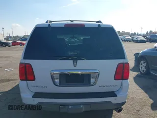 2004 Lincoln Navigator Luxury with VIN 5LMFU27R04LJ43817, listed as a IAAI auction lot 40891013 with 166,620 mi miles. Bid and sale history available at carsss.com. Image 16.