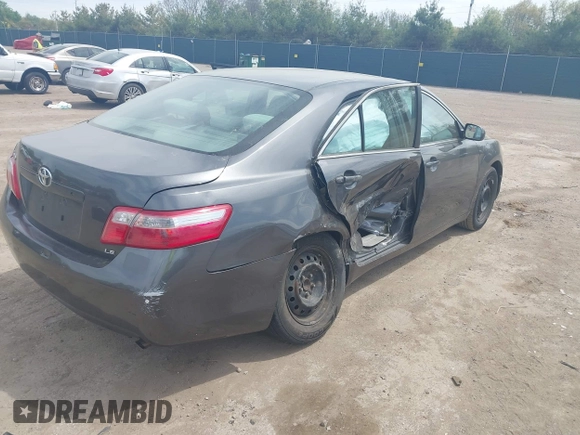 2008 Toyota Camry LE z VIN 4T4BE46K98R013524, wystawiony jako IAAI lot #42234537 z przebiegiem Nie podano mil oraz . Historia ofert i sprzedaży dostępna na DreamBid. Obrazek 4.