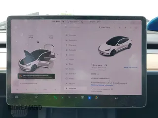 2022 Tesla Model 3 Long Range z VIN 5YJ3E1EB4NF183832, wystawiony jako IAAI lot #42085815 z przebiegiem 35 880 mil mil oraz . Historia ofert i sprzedaży dostępna na DreamBid. Obrazek 18.