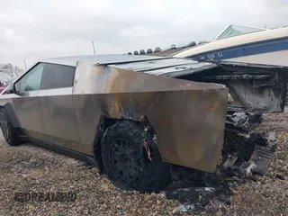 2024 Tesla Cybertruck Cyberbeast z VIN 7G2CEHEE4RA054072, wystawiony jako IAAI lot #41839682 z przebiegiem Nie podano mil oraz . Historia ofert i sprzedaży dostępna na DreamBid. Obrazek 3.