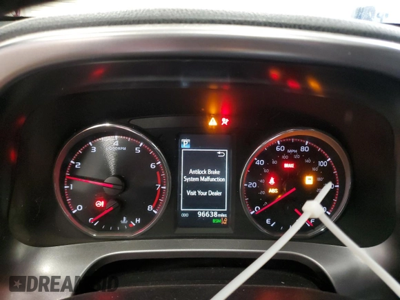 2018 Toyota RAV4 SE с VIN JTMJFREV3JD233635, выставлен на аукционе Copart как лот 55785615 с пробегом 96 638 миль миль и Списание • Salvage title. История ставок и продаж доступна на DreamBid. Изображение 9.
