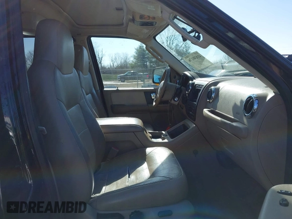 2005 Ford Expedition Eddie Bauer with VIN 1FMFU18575LA43580, listed as a IAAI auction lot 41838176 with 222,967 mi miles. Bid and sale history available at carsss.com. Image 5.
