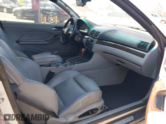 2001 BMW 3 Series 330Ci with VIN WBABS53421JU87323, listed as a IAAI auction lot 41596451 with 1 mi miles. Bid and sale history available at carsss.com. Image 5.