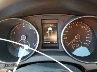 2011 Volkswagen GTI w/Sunroof & Navi PZEV z VIN WVWGD7AJ2BW101267, wystawiony jako Copart lot #41917975 z przebiegiem 230 331 mil mil oraz Czysty tytuł • Clean title. Historia ofert i sprzedaży dostępna na DreamBid. Obrazek 9.