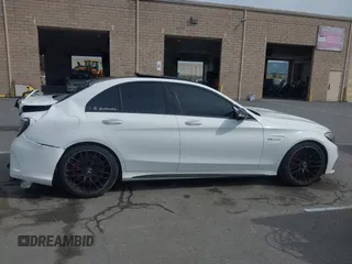 2017 Mercedes-Benz C 63 S AMG z VIN 55SWF8HB4HU190328, wystawiony jako IAAI lot #41681196 z przebiegiem 42 211 mil mil oraz . Historia ofert i sprzedaży dostępna na DreamBid. Obrazek 13.
