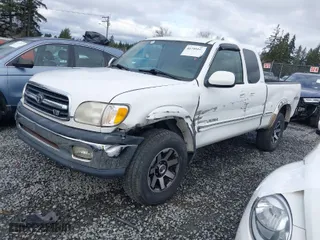 2001 Toyota Tundra Ltd with VIN 5TBBT48181S180372, listed as a IAAI auction lot 41749245 with 233,375 mi miles. Bid and sale history available at carsss.com. Image 2.