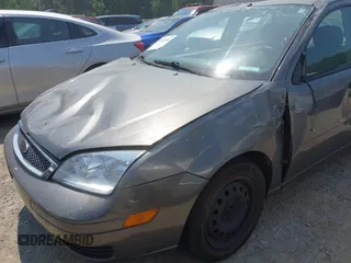 2005 Ford Focus S с VIN 1FAFP34N35W180596, выставлен на аукционе IAAI как лот 42569508 с пробегом 176 810 миль миль и . История ставок и продаж доступна на DreamBid. Изображение 6.