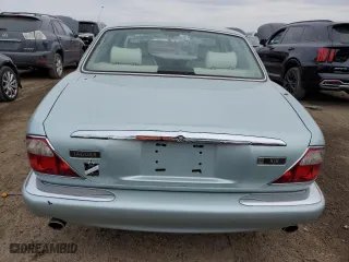 2000 Jaguar XJ with VIN SAJDA14C2YLF16982, listed as a Copart auction lot 44993015 with 113,629 mi miles and Clean Title. Bid and sale history available at carsss.com. Image 6.