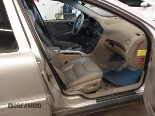 2005 Volvo XC70 with VIN YV1SZ592651196201, listed as a IAAI auction lot 41507550 with 244,252 mi miles and . Bid and sale history available at DreamBid. Image 5.