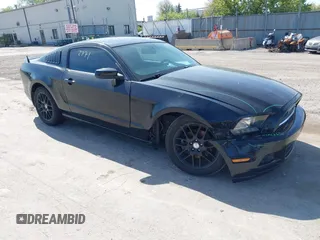 2014 Ford Mustang V6 с VIN 1ZVBP8AMXE5299251, выставлен на аукционе IAAI как лот 42192771 с пробегом 132 155 миль миль и . История ставок и продаж доступна на DreamBid. Изображение 1.