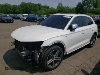 2018 Audi SQ5 Premium Plus with VIN WA1A4AFYXJ2220287, listed as a Copart auction lot 61449845 with 84,527 mi miles and Salvage title. Bid and sale history available at DreamBid. Image 1.