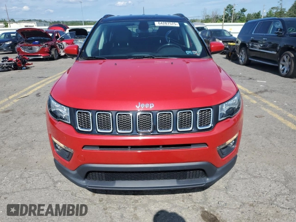 2019 Jeep Compass Altitude z VIN 3C4NJDBB0KT846787, wystawiony jako Copart lot #64287575 z przebiegiem 29 908 mil mil oraz Szkoda całkowita • Salvage title. Historia ofert i sprzedaży dostępna na DreamBid. Obrazek 5.