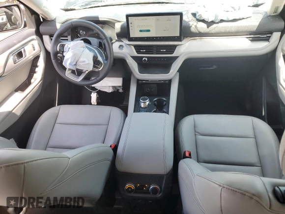 2025 Ford Explorer Active z VIN 1FMUK8DH1SGB27047, wystawiony jako Copart lot #56142875 z przebiegiem 1 699 mil mil oraz Szkoda całkowita • Salvage title. Historia ofert i sprzedaży dostępna na DreamBid. Obrazek 8.