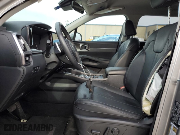 2023 Kia Sorento EX z VIN KNDRHDLG9P5223960, wystawiony jako Copart lot #45123105 z przebiegiem 84 581 mil mil oraz Szkoda całkowita • Salvage title. Historia ofert i sprzedaży dostępna na DreamBid. Obrazek 7.