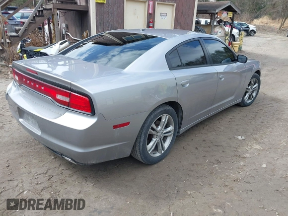 2013 Dodge Charger SXT z VIN 2C3CDXJG9DH678838, wystawiony jako IAAI lot #41901113 z przebiegiem 134 068 mil mil oraz . Historia ofert i sprzedaży dostępna na DreamBid. Obrazek 4.