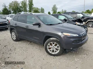 2016 Jeep Cherokee Latitude with VIN 1C4PJMCS6GW255260, listed as a Copart auction lot 56586945 with 166,148 mi miles and Clean title. Bid and sale history available at DreamBid. Image 4.