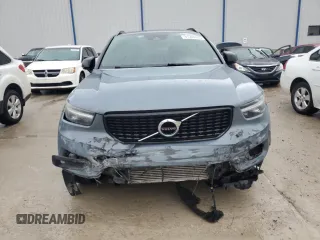 2020 Volvo XC40 R-Design with VIN YV4162UM4L2337658, listed as a Copart auction lot 61304505 with 105,673 mi miles and Salvage title. Bid and sale history available at DreamBid. Image 5.