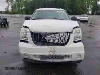 2008 GMC Yukon Denali with VIN 1GKFK63898J117949, listed as a Copart auction lot 52685705 with 179,254 mi miles and Salvage title. Bid and sale history available at DreamBid. Image 5.