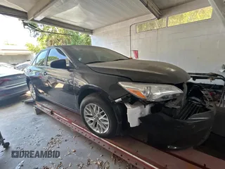 2017 Toyota Camry XLE with VIN 4T1BF1FK3HU349322, listed as a Copart auction lot 54959135 with 71,125 mi miles and Clean Title. Bid and sale history available at carsss.com. Image 1.