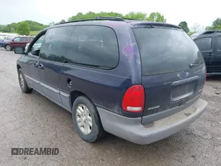 1997 Dodge Caravan LE z VIN 1B4GP54L5VB284083, wystawiony jako IAAI lot #42215384 z przebiegiem 220 000 mil mil oraz . Historia ofert i sprzedaży dostępna na DreamBid. Obrazek 3.