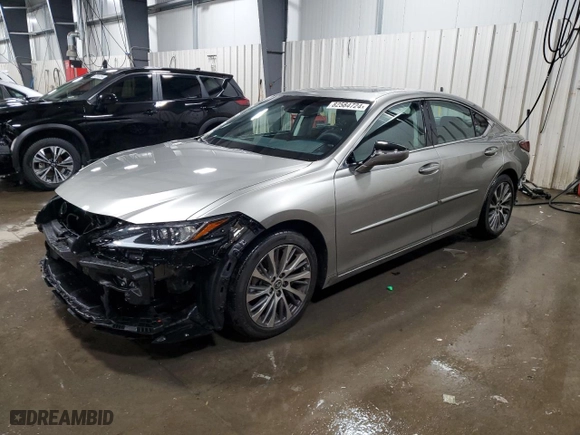 2021 Lexus ES with VIN 58AD11D10MU007590, listed as a Copart auction lot 82584724 with 5,470 mi miles and Salvage Title. Bid and sale history available at carsss.com. Image 1.