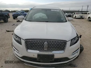 2019 Lincoln MKC Standard with VIN 5LMCJ1D95KUL45392, listed as a Copart auction lot 82561394 with 104,748 mi miles and Salvage Title. Bid and sale history available at DreamBid. Image 5.