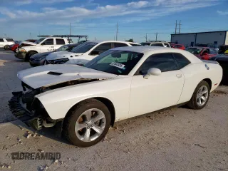 2016 Dodge Challenger SXT Plus z VIN 2C3CDZAG7GH108143, wystawiony jako Copart lot #57644935 z przebiegiem 172 492 mil mil oraz Szkoda całkowita • Salvage title. Historia ofert i sprzedaży dostępna na DreamBid. Obrazek 1.