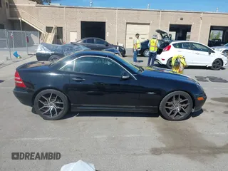 2004 Mercedes-Benz SLK 230/320 с VIN WDBKK65FX4F308099, выставлен на аукционе IAAI как лот 42320907 с пробегом 173 122 миль миль и . История ставок и продаж доступна на DreamBid. Изображение 13.
