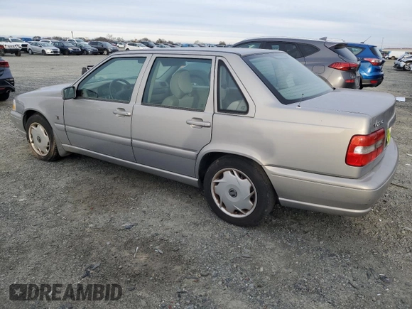 1999 Volvo S70 с VIN YV1LS55A2X1587936, выставлен на аукционе Copart как лот 43434815 с пробегом 86 839 миль миль и Чистый • Clean title. История ставок и продаж доступна на DreamBid. Изображение 2.