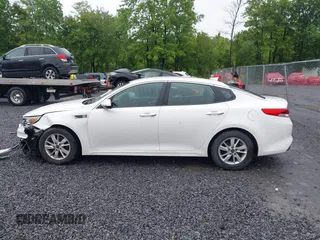 2016 Kia Optima LX с VIN KNAGT4L32G5073769, выставлен на аукционе IAAI как лот 42512184 с пробегом 111 977 миль миль и . История ставок и продаж доступна на DreamBid. Изображение 15.