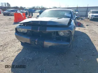 2011 Dodge Challenger z VIN 2B3CJ4DG3BH512974, wystawiony jako IAAI lot #41431931 z przebiegiem 186 845 mil mil oraz . Historia ofert i sprzedaży dostępna na DreamBid. Obrazek 6.