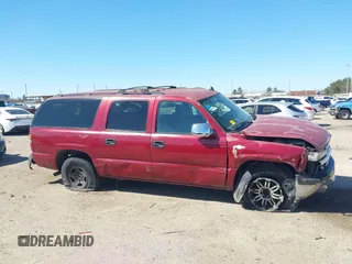 2006 Chevrolet Suburban LS w/1WT with VIN 1GNEC16Z66J170138, listed as a IAAI auction lot 41712685 with 240,643 mi miles. Bid and sale history available at carsss.com. Image 12.