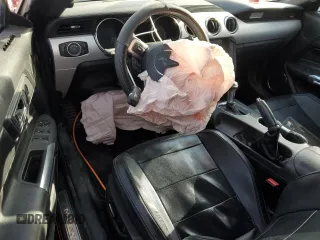 2017 Ford Mustang GT Premium z VIN 1FATP8FF6H5248079, wystawiony jako Copart lot #55159055 z przebiegiem 73 971 mil mil oraz Szkoda całkowita • Salvage title. Historia ofert i sprzedaży dostępna na DreamBid. Obrazek 8.