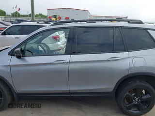2019 Honda Passport Elite with VIN 5FNYF8H08KB018545, listed as a IAAI auction lot 41923505 with 31,249 mi miles and . Bid and sale history available at carsss.com. Image 14.