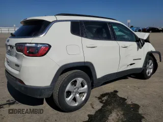 2018 Jeep Compass Altitude with VIN 3C4NJDBB2JT333149, listed as a Copart auction lot 47220945 with 179,451 mi miles and Salvage Title. Bid and sale history available at carsss.com. Image 3.
