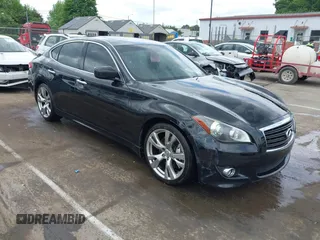 2013 Infiniti M z VIN JN1BY1AP2DM510855, wystawiony jako IAAI lot #42133328 z przebiegiem 189 445 mil mil oraz . Historia ofert i sprzedaży dostępna na DreamBid. Obrazek 1.