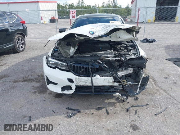 2019 BMW 3 Series 330i z VIN 3MW5R1J57K8A03673, wystawiony jako IAAI lot #41672322 z przebiegiem 72 083 mil mil oraz . Historia ofert i sprzedaży dostępna na DreamBid. Obrazek 6.
