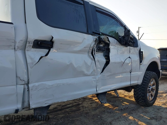2019 Ford F-250 XL with VIN 1FT7W2B63KEE34610, listed as a IAAI auction lot 41698516 with 118,110 mi miles and . Bid and sale history available at DreamBid. Image 20.