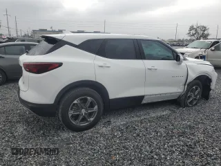 2024 Chevrolet Blazer LT z VIN 3GNKBCR43RS137604, wystawiony jako Copart lot #48540695 z przebiegiem 4 982 mil mil oraz Nie do naprawy • Non repairable. Historia ofert i sprzedaży dostępna na DreamBid. Obrazek 3.
