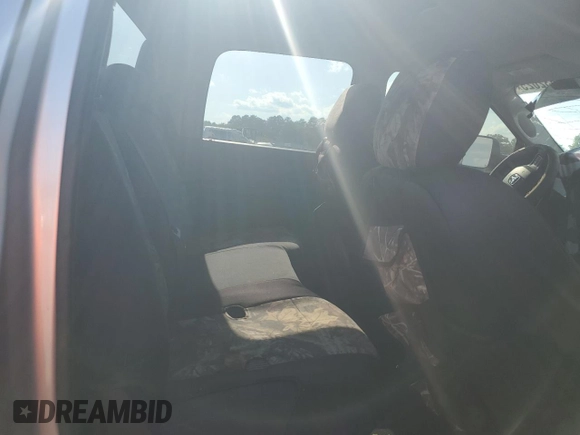 2012 Ram 2500 ST z VIN 3C6UD5CLXCG158412, wystawiony jako Copart lot #56632025 z przebiegiem 94 758 mil mil oraz Szkoda całkowita • Salvage title. Historia ofert i sprzedaży dostępna na DreamBid. Obrazek 10.