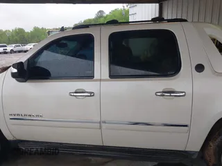 2013 Chevrolet Avalanche LTZ with VIN 3GNMCGE03DG296330, listed as a IAAI auction lot 41985209 with 265,798 mi miles and . Bid and sale history available at DreamBid. Image 14.