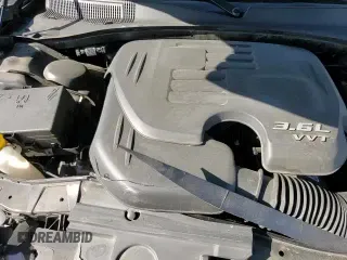 2017 Chrysler 300 S с VIN 2C3CCABG3HH538532, выставлен на аукционе Copart как лот 71499495 с пробегом 96 435 миль миль и Списание • Salvage title. История ставок и продаж доступна на DreamBid. Изображение 14.
