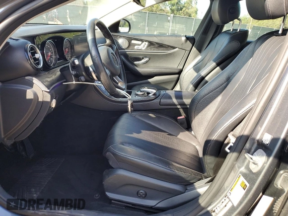 2018 Mercedes-Benz E 300 z VIN WDDZF4KB2JA340263, wystawiony jako Copart lot #58366155 z przebiegiem 91 480 mil mil oraz Czysty tytuł • Clean title. Historia ofert i sprzedaży dostępna na DreamBid. Obrazek 7.